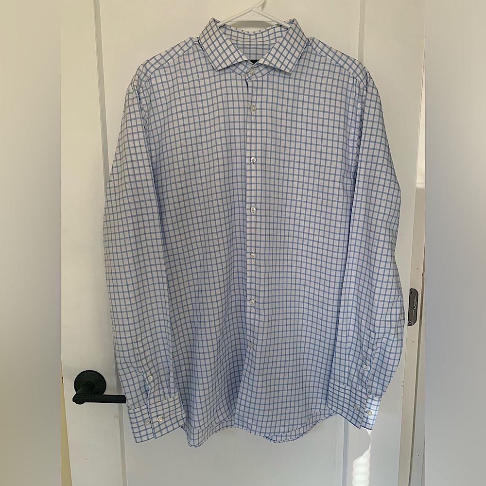 Hugo Boss slim fit mens long sleeve shirt, neck size 17 1/2 EUC